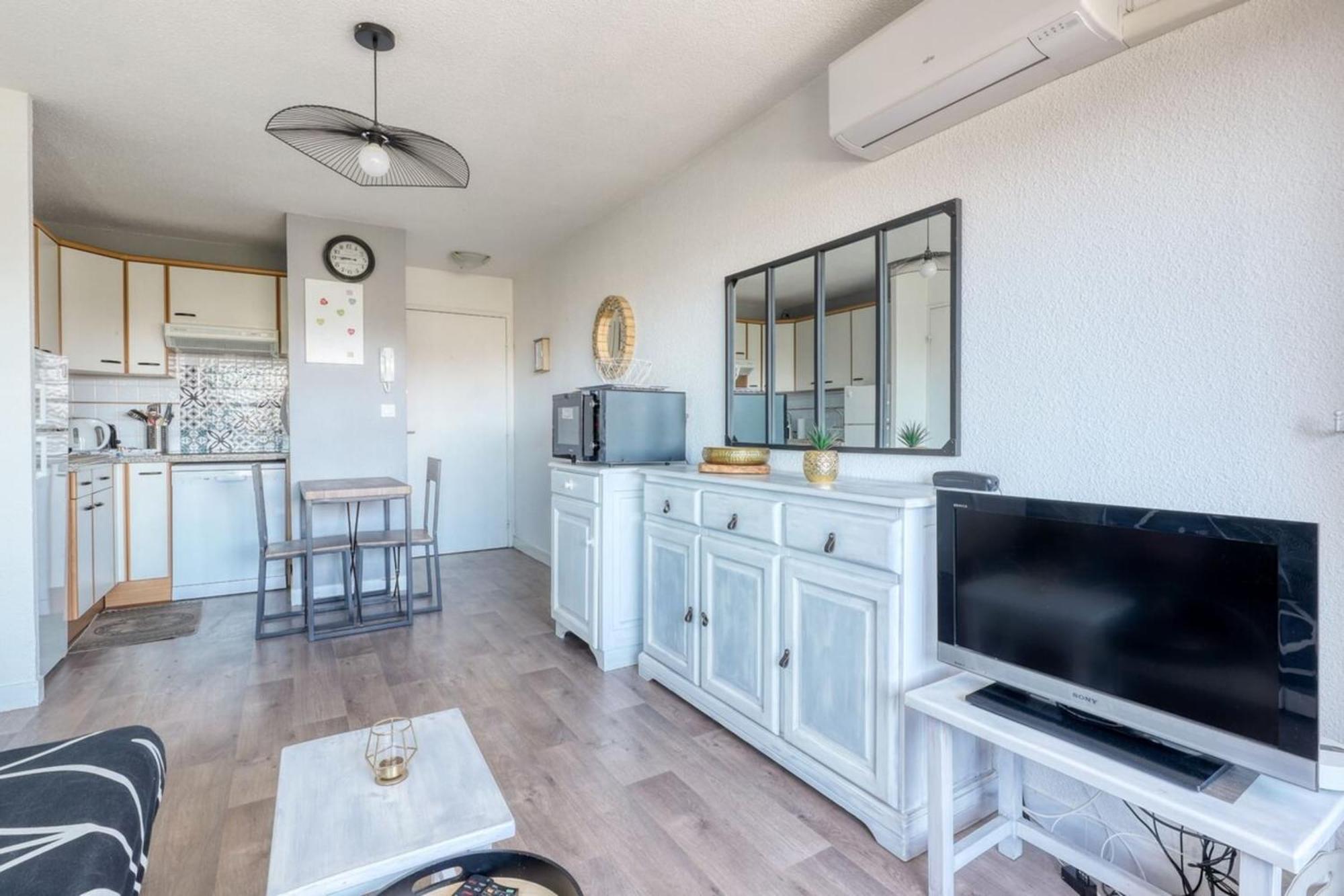 T2 600 M From The Beach! Air-Conditioned Le Lavandou Eksteriør billede